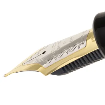 Pilot Custom Urushi black fountain pen nib side view1