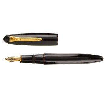 platinum izumo akatamenuri fountain pen open on a white background