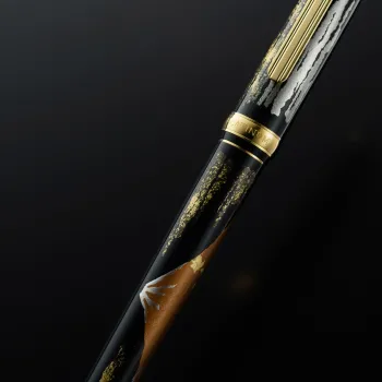 detail of Mt. Fuji and gold leaf decoration