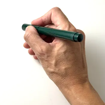 Eboya Kyouka Evergreen Small Fountain Pen in hand