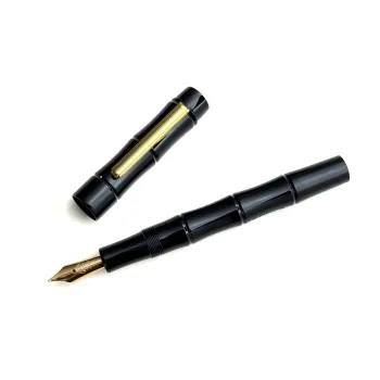 Pluma estilográfica Eboya Yatate Black Medium