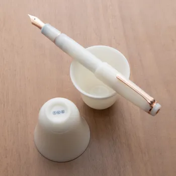 nagasawa blanc de chine fountain pen with porcelain white body opened