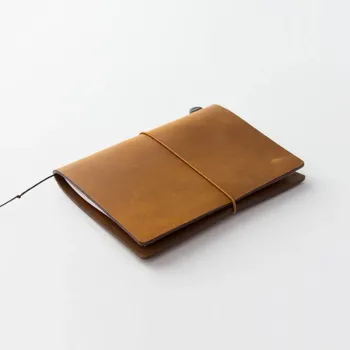 Traveler’s Notebook Camel Pasaporte - Traveler’s Company