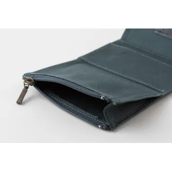 detail of the cotton zipper case included in the traveler’s notebook set